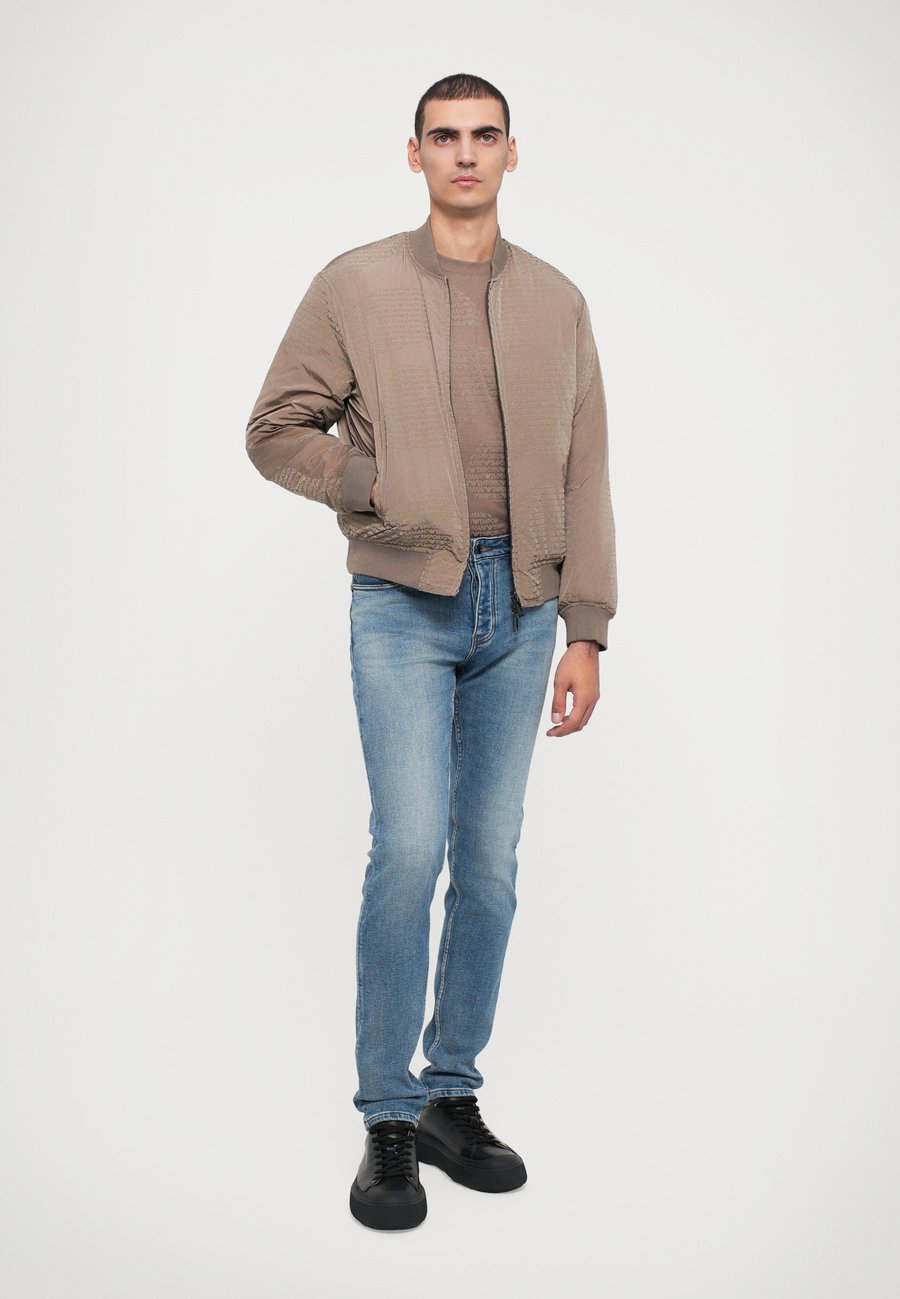 

Куртка Emporio Armani BLOUSON JACKET, Walnut/Brown