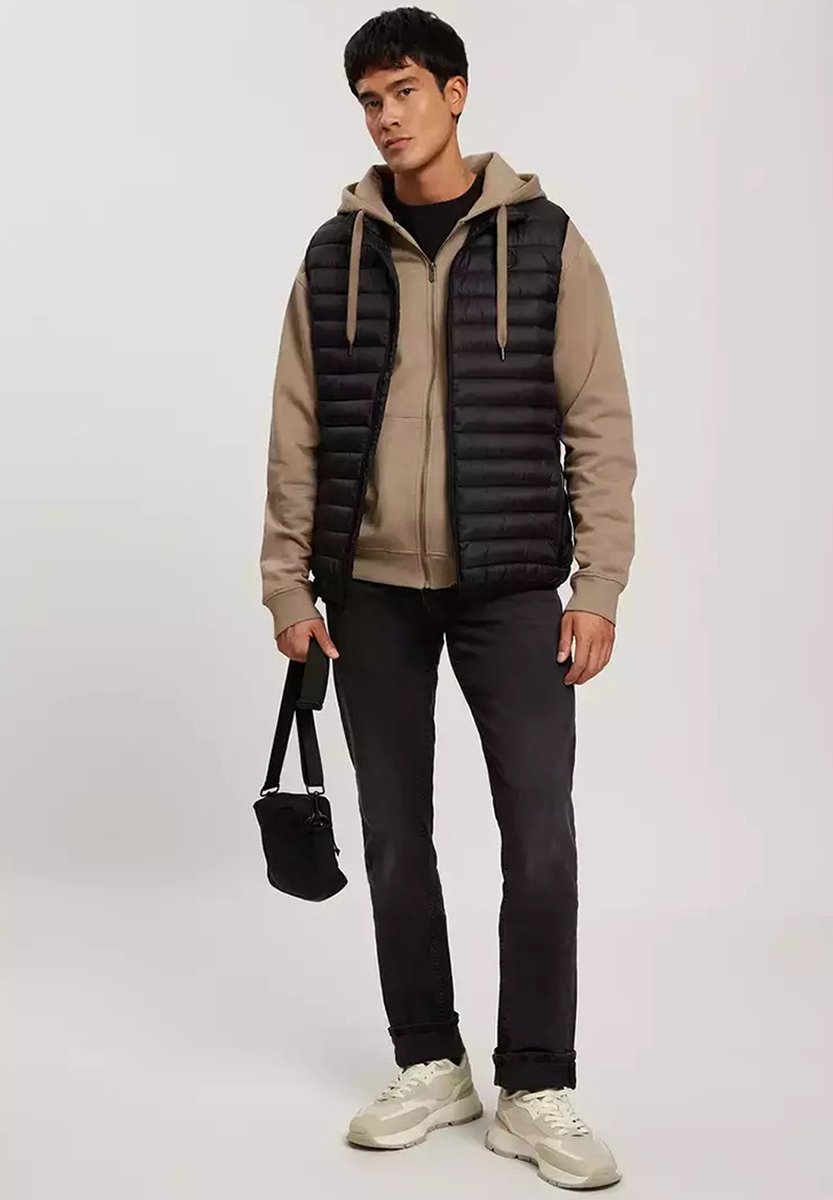 

Жилет Cross Jeans, черный