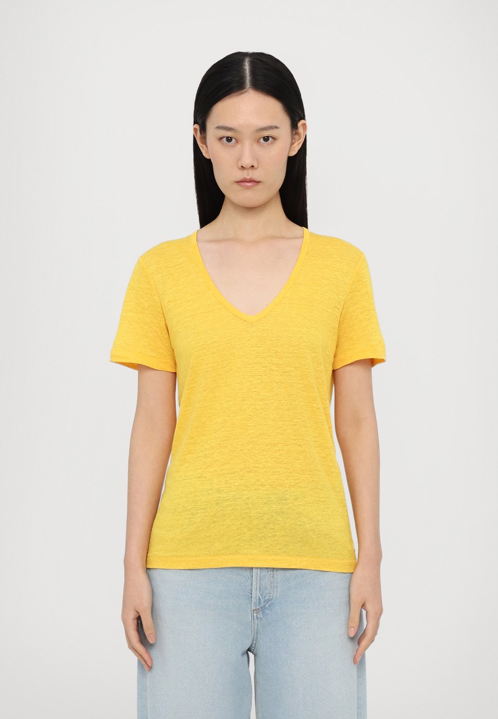 

Базовая футболка V NECK CLOSED, желтый