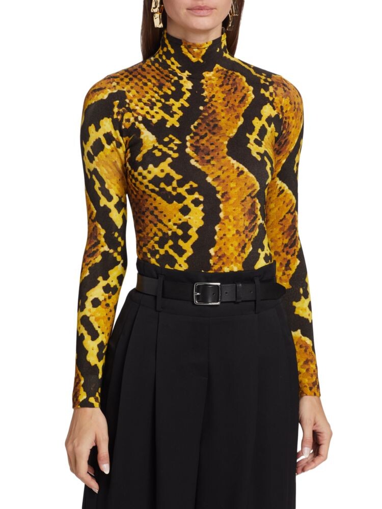 

Компактный вязаный свитер с высоким воротником Thebe Magugu со змеиным принтом Az Factory, желтый