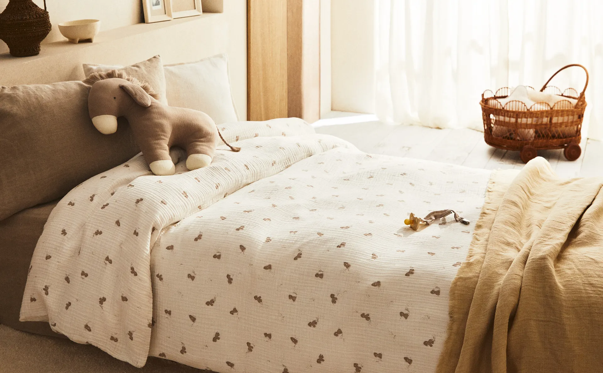 

Детское муслиновое пододеяльник с изображением осла Zara Home, коричневый