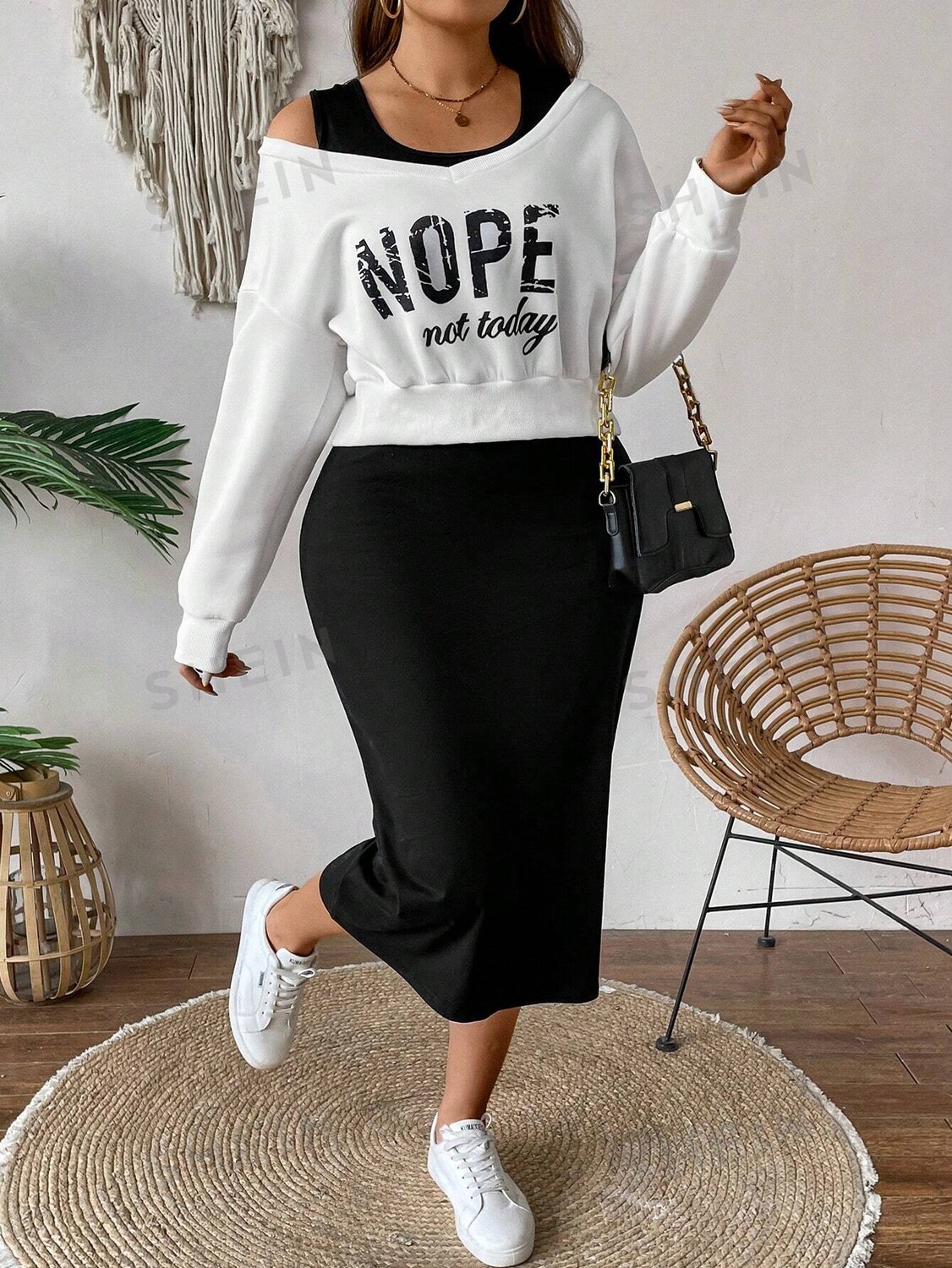 

Essnce Plus Size Комплект из пуловера с V-образным вырезом и однотонного платья для отдыха с буквенным узором Shein, мультиколор