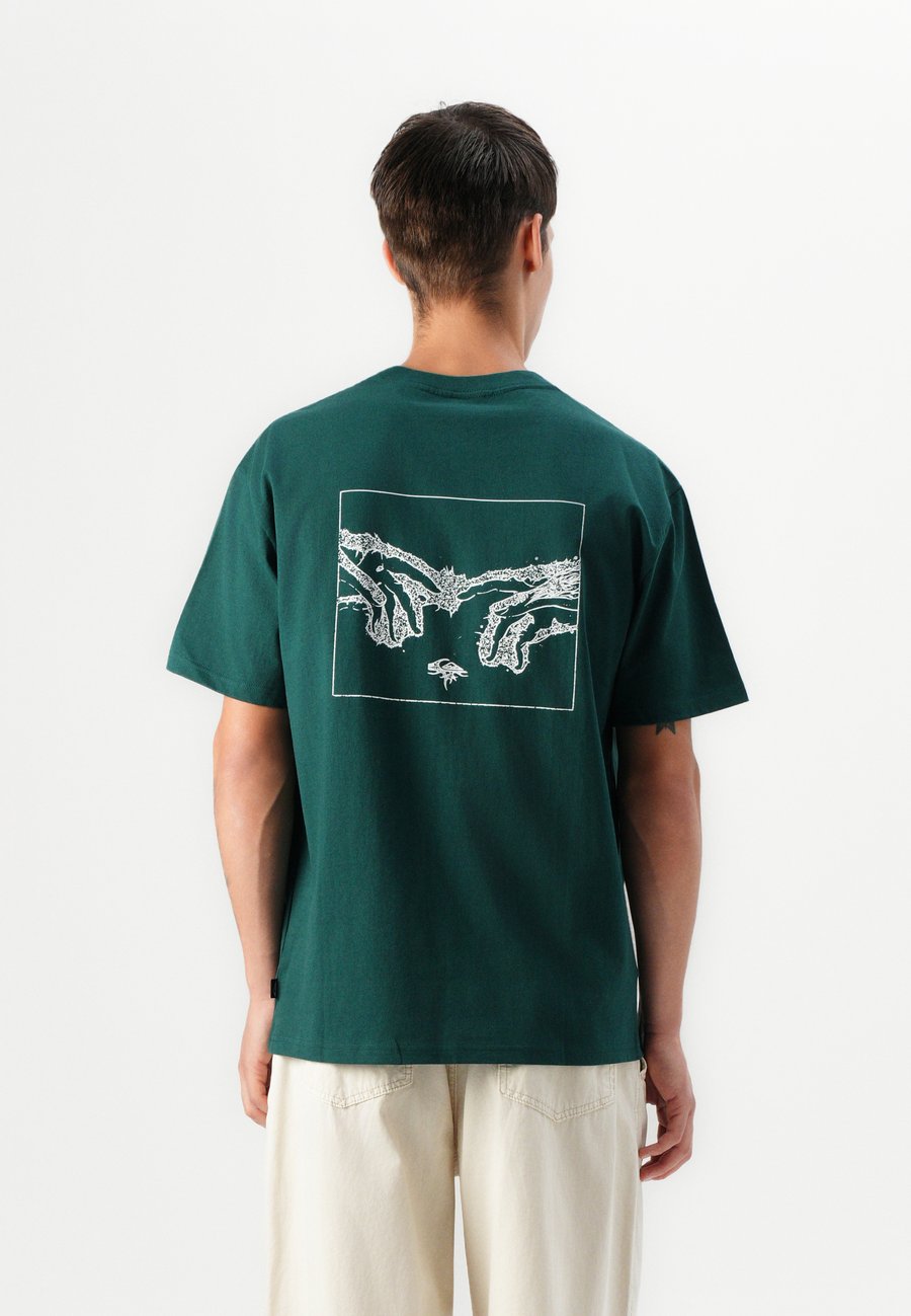 

Футболка Quiksilver ELECTRIC CONNECTION TEE UNISEX, Botanical Garden/Turquoise, Синий, Футболка Quiksilver ELECTRIC CONNECTION TEE UNISEX, Botanical Garden/Turquoise