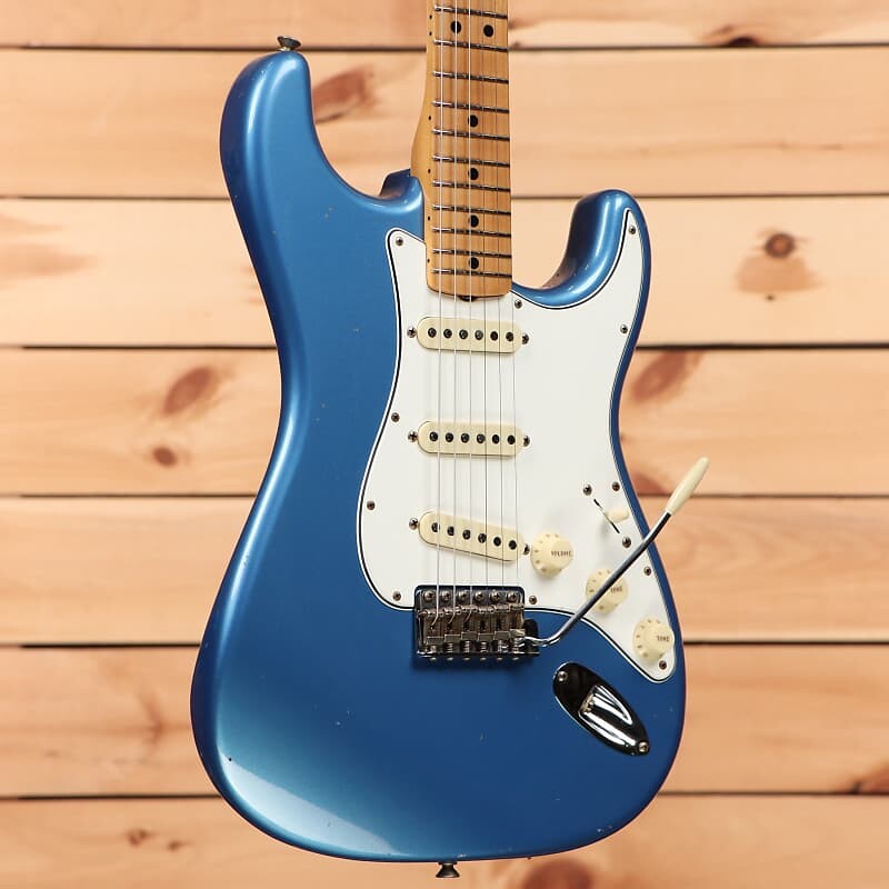 

Электрогитара Fender Custom Shop Limited 1969 Stratocaster Journeyman - Lake Placid Blue - CZ575300 - PLEK'd