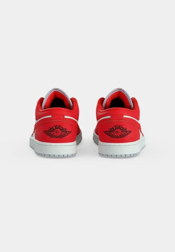 Кроссовки air jordan 1 low se цвета чилийский красный/черный/белый «саммит»/чистый платиновый Jordan, Chile Red/Black/Summit White/Pure Platinum-Coloured — фото 4