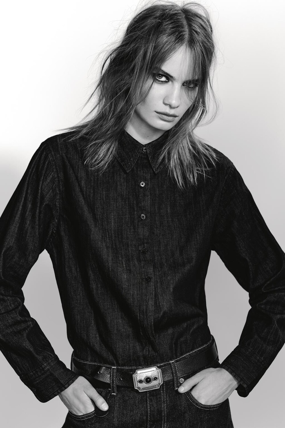 

Ремень с ковбойской гравировкой и пряжкой ZARA, черный