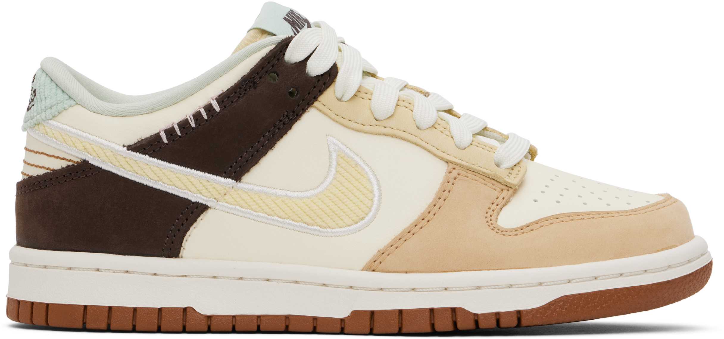 

Большие детские бежевые кроссовки Dunk Low GS Nike