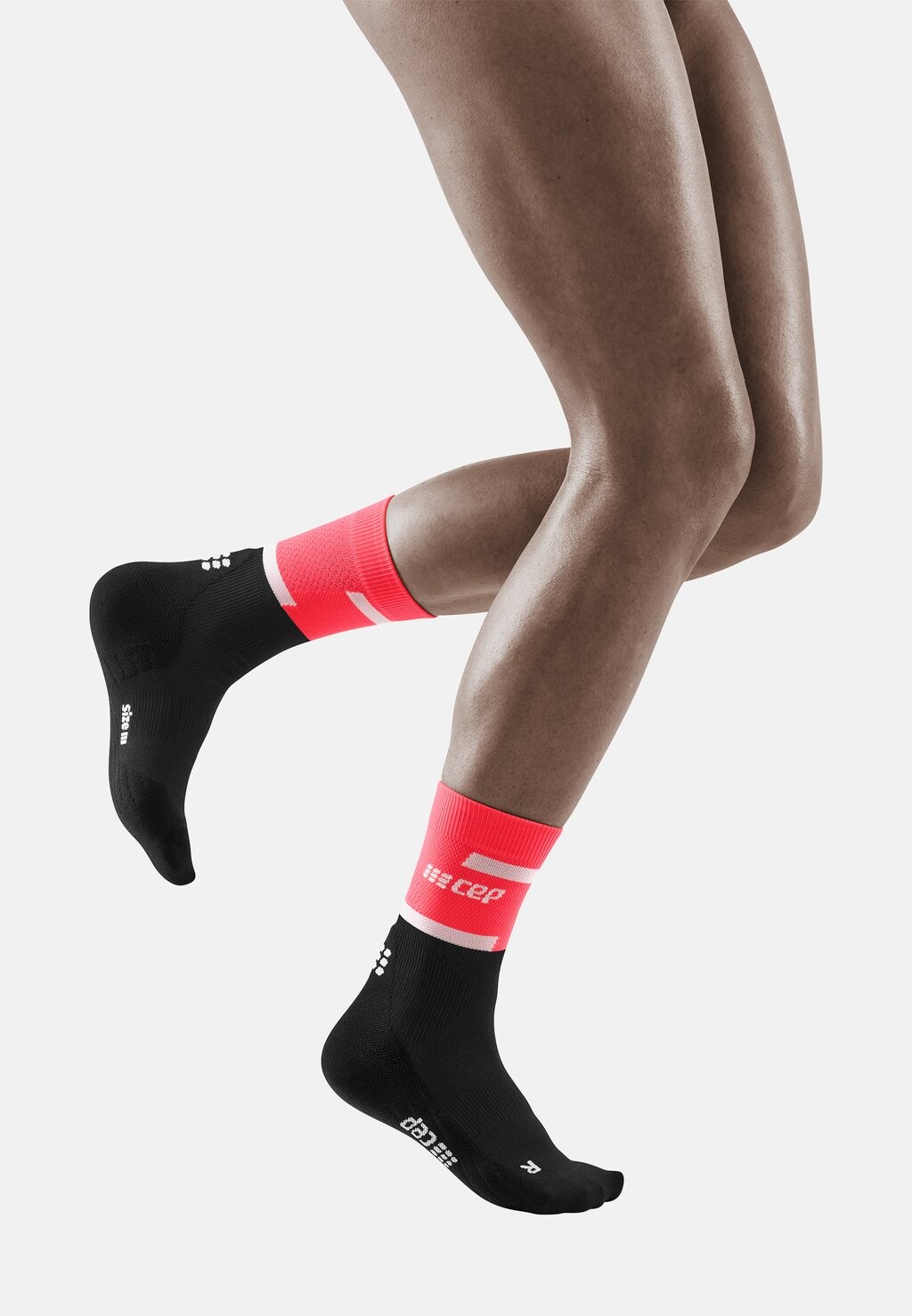 

Спортивные носки THE RUN CEP, цвет pink/black