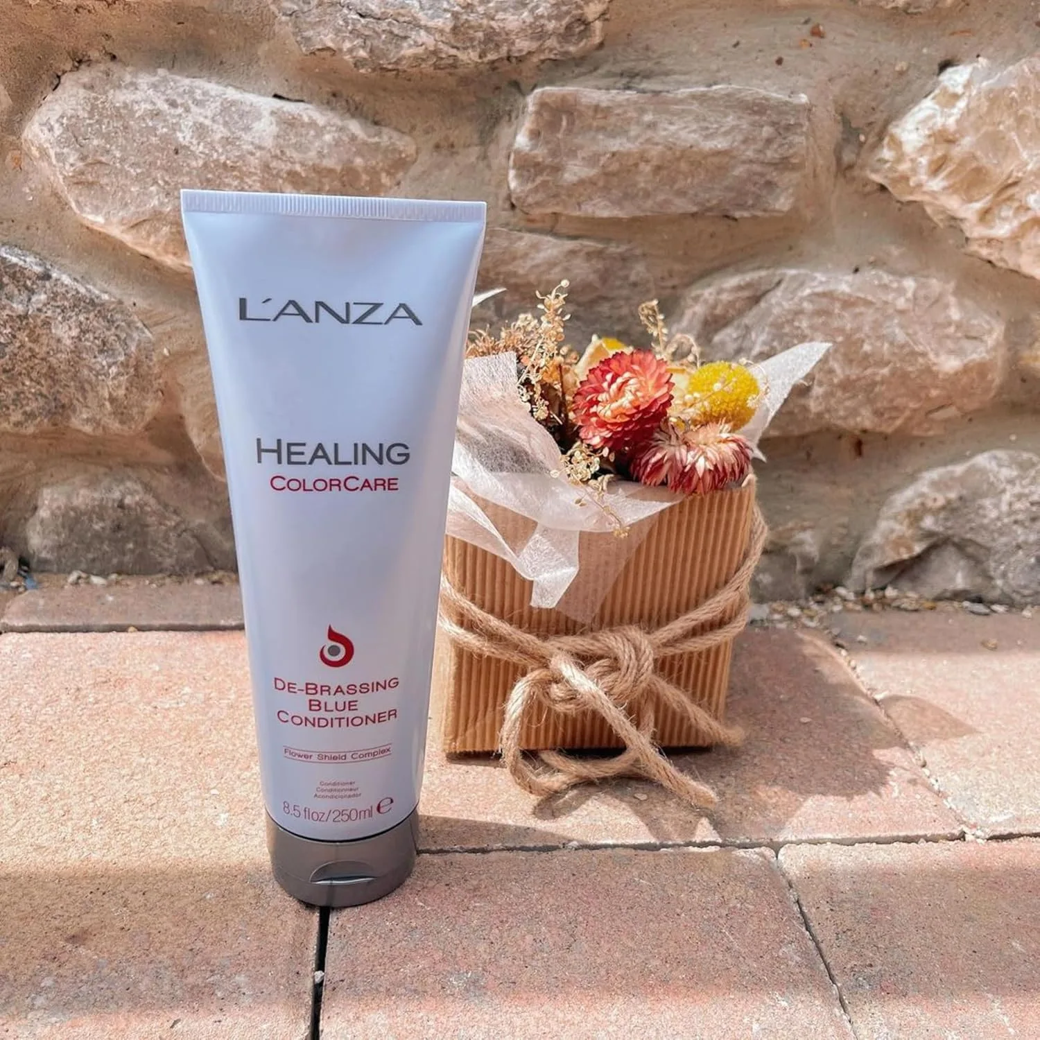 Профессиональный синий кондиционер L'ANZA Healing ColorCare Ultra De-Brassing для тонирования окрашенных волос, устраняющий нежелательную желтизну, формула без сульфатов. 251 мл (.), Blue — фото 4