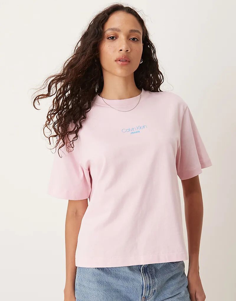 

Футболка свободного кроя Calvin Klein Jeans в конфетно-розовом цвете
