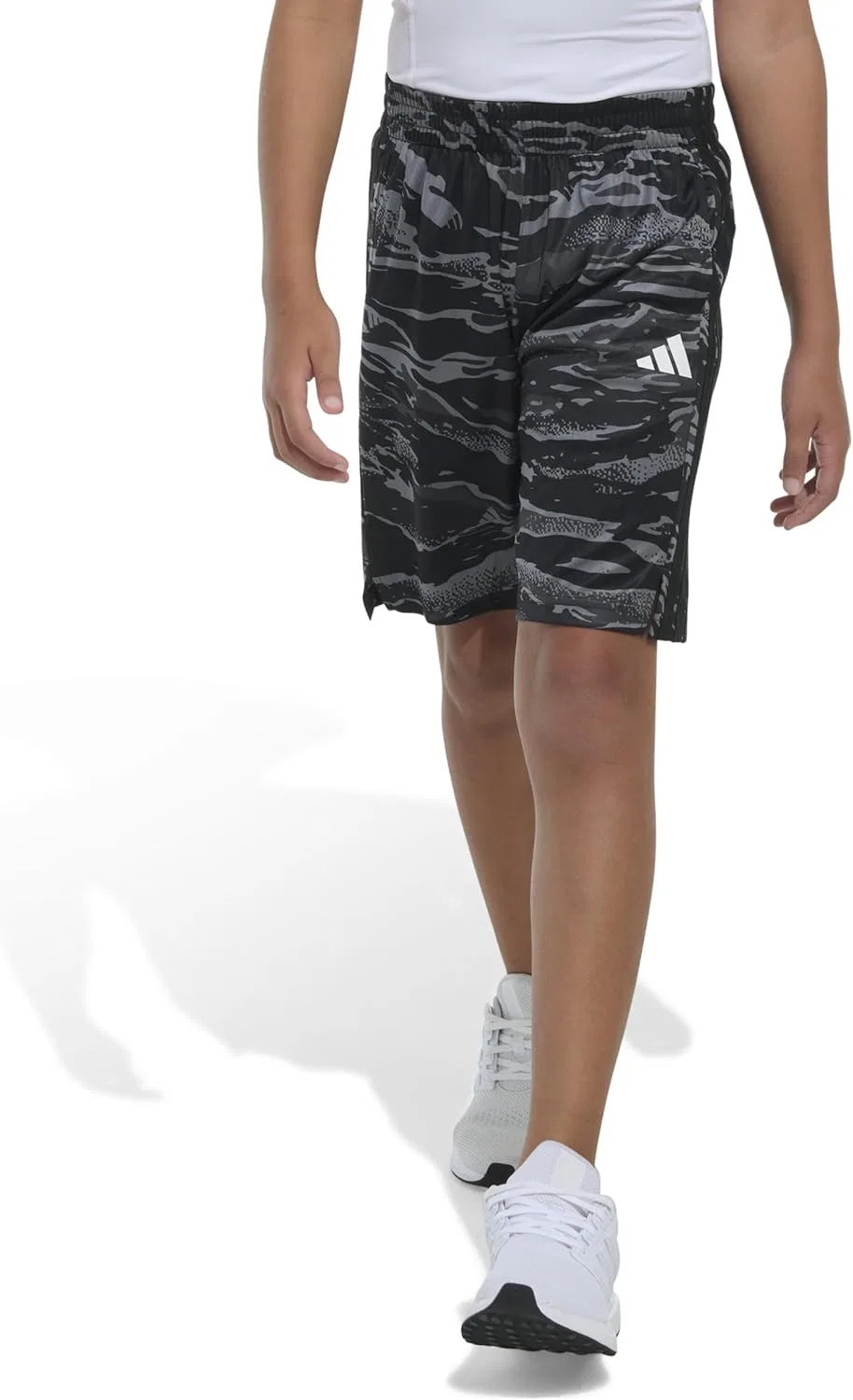 Детские шорты Adidas AOP Tiger Camo с тремя полосками, черный — фото 3