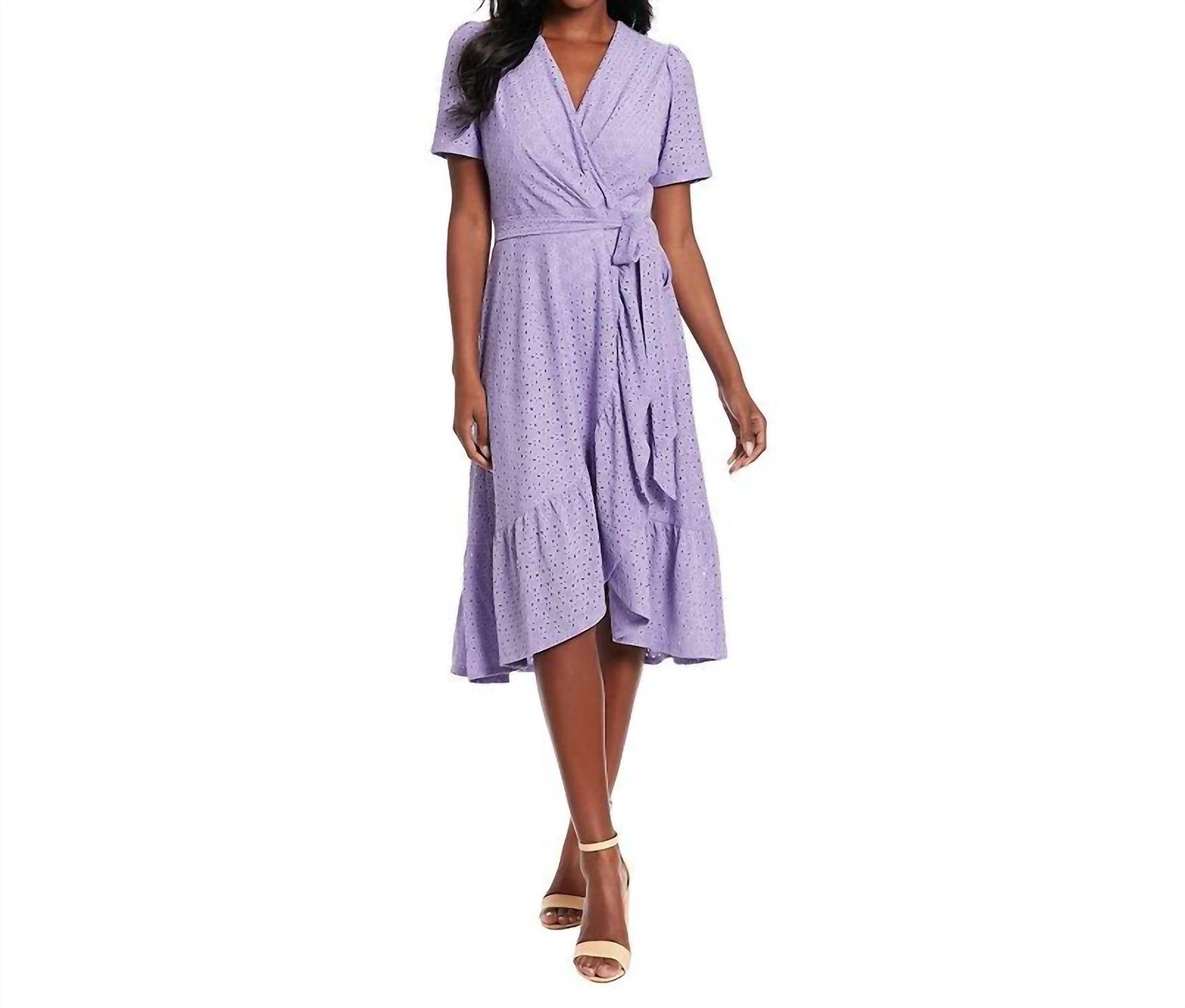 

Платье-халат в фиолетовом цвете Maggy London