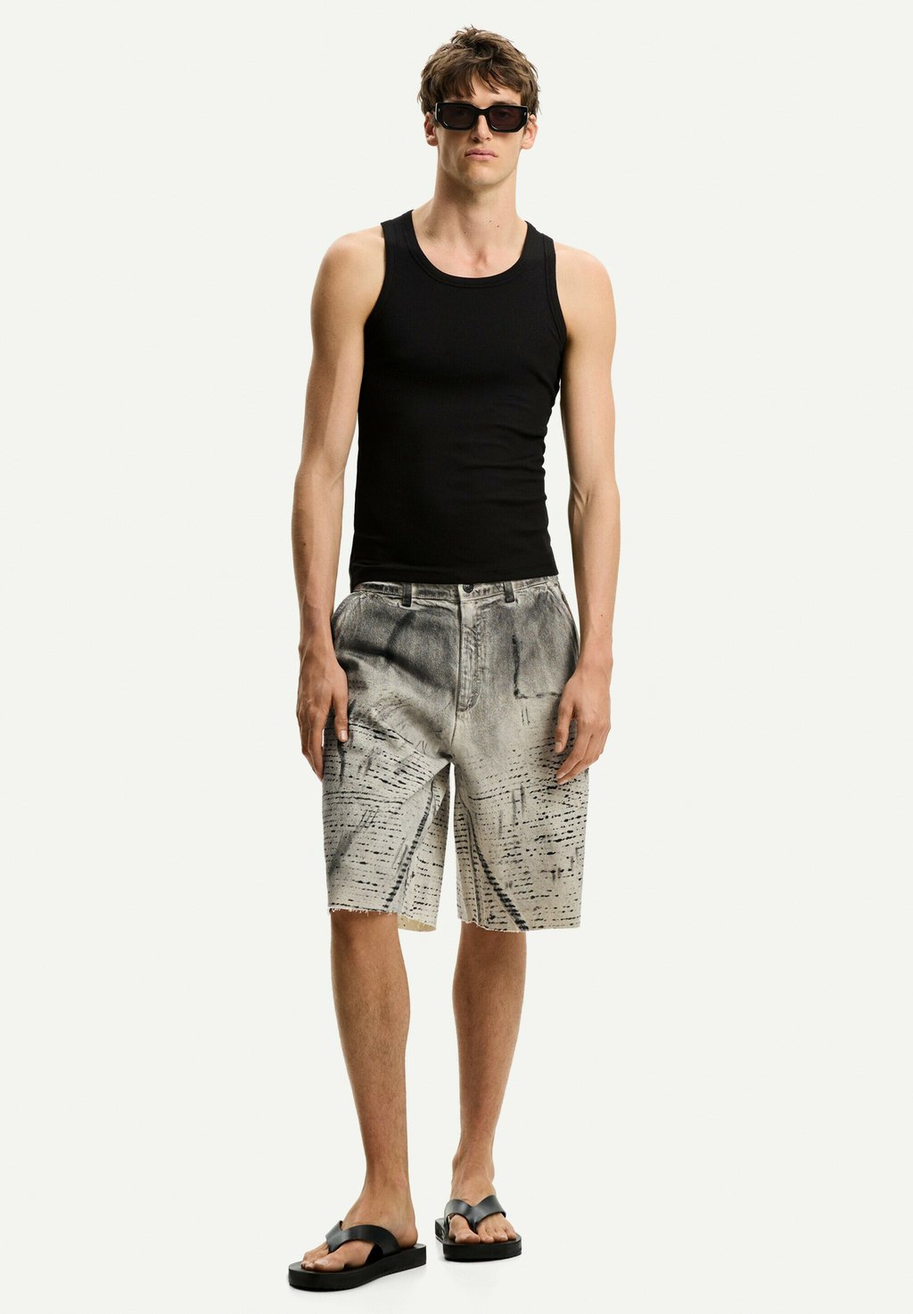 

Джинсовые шорты Bershka, песочный
