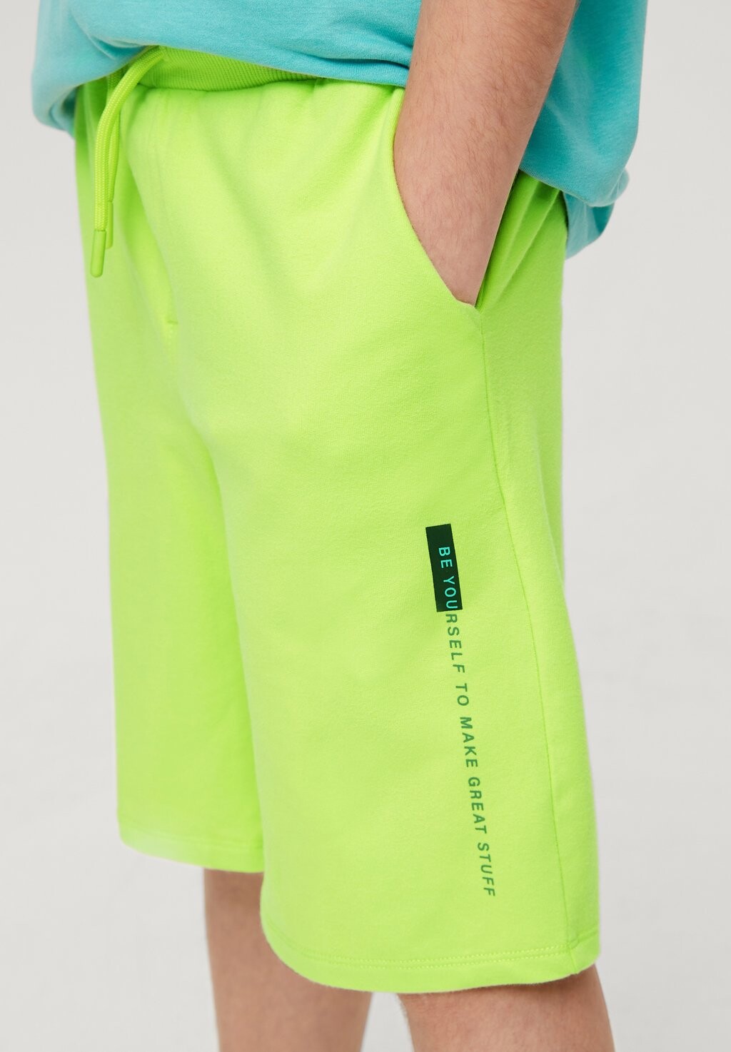 

Спортивные штаны RELAXED BERMUDA s.Oliver, светло-зеленый