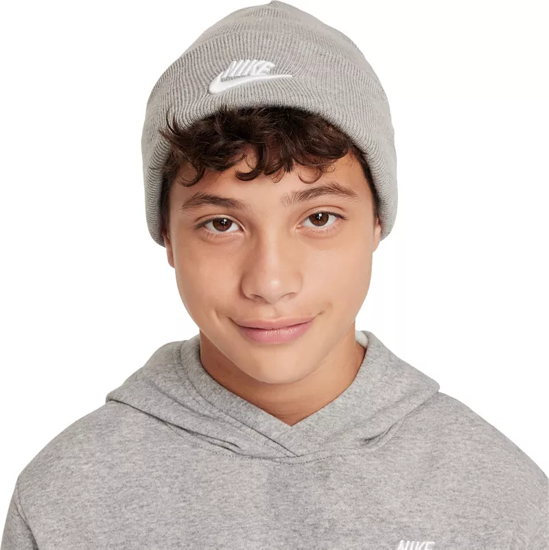 

Детская шапка Nike Peak Futura, цвет Dk Grey Heather