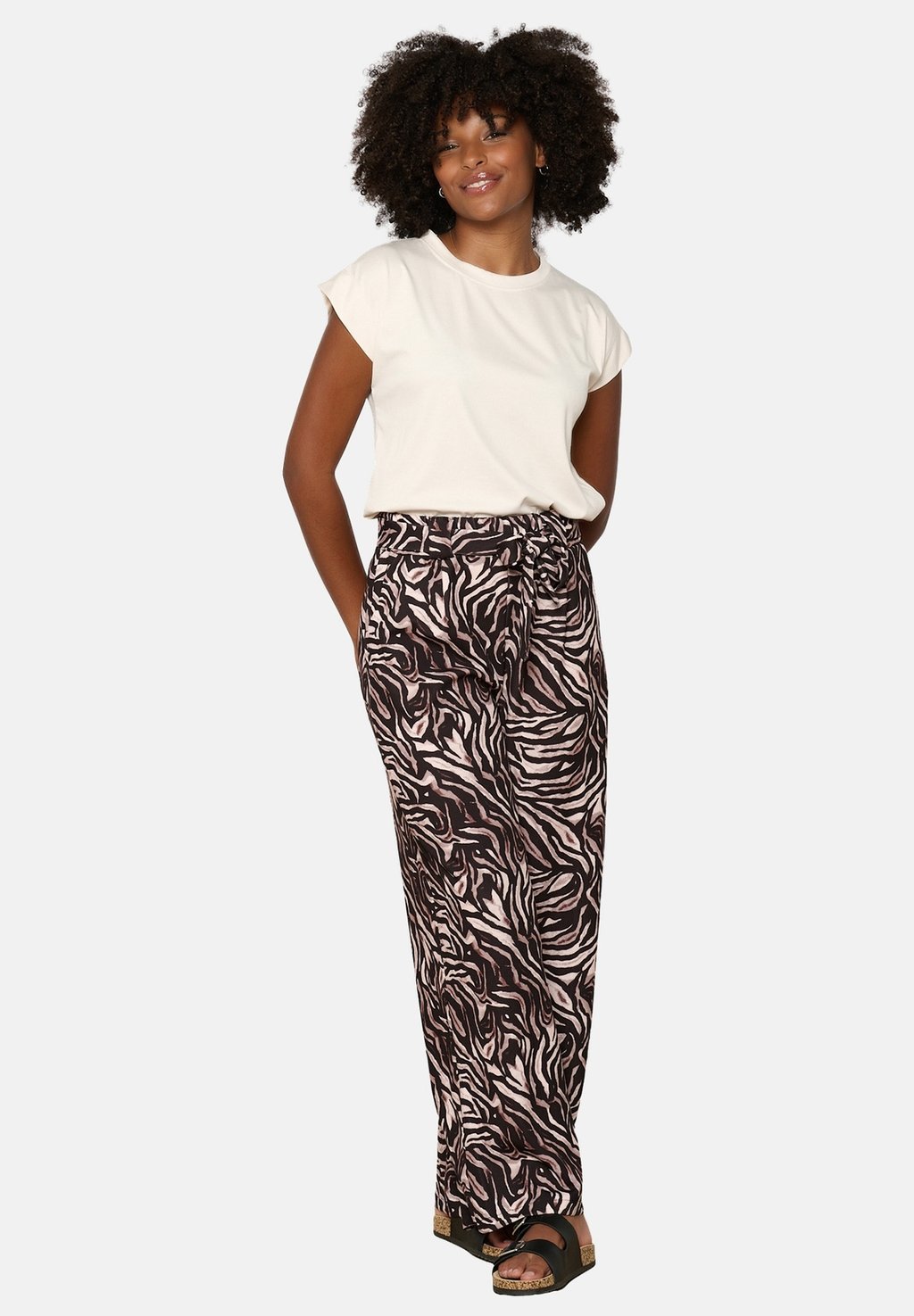 

Брюки LOOSE LEG WITH ZEBRA PRINT LolaLiza, черный