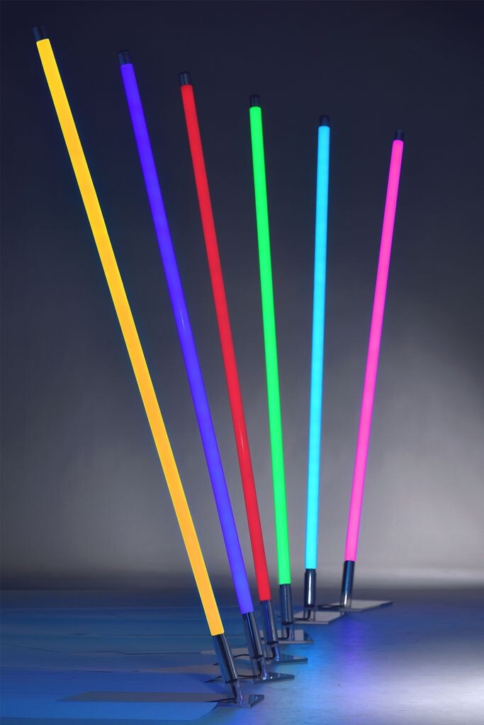 

Светодиодный RGB-светильник 160 см, включая пульт дистанционного управления и держатель, с регулируемой яркостью, БЕЗ ПОДСТАВКИ. Xenotec