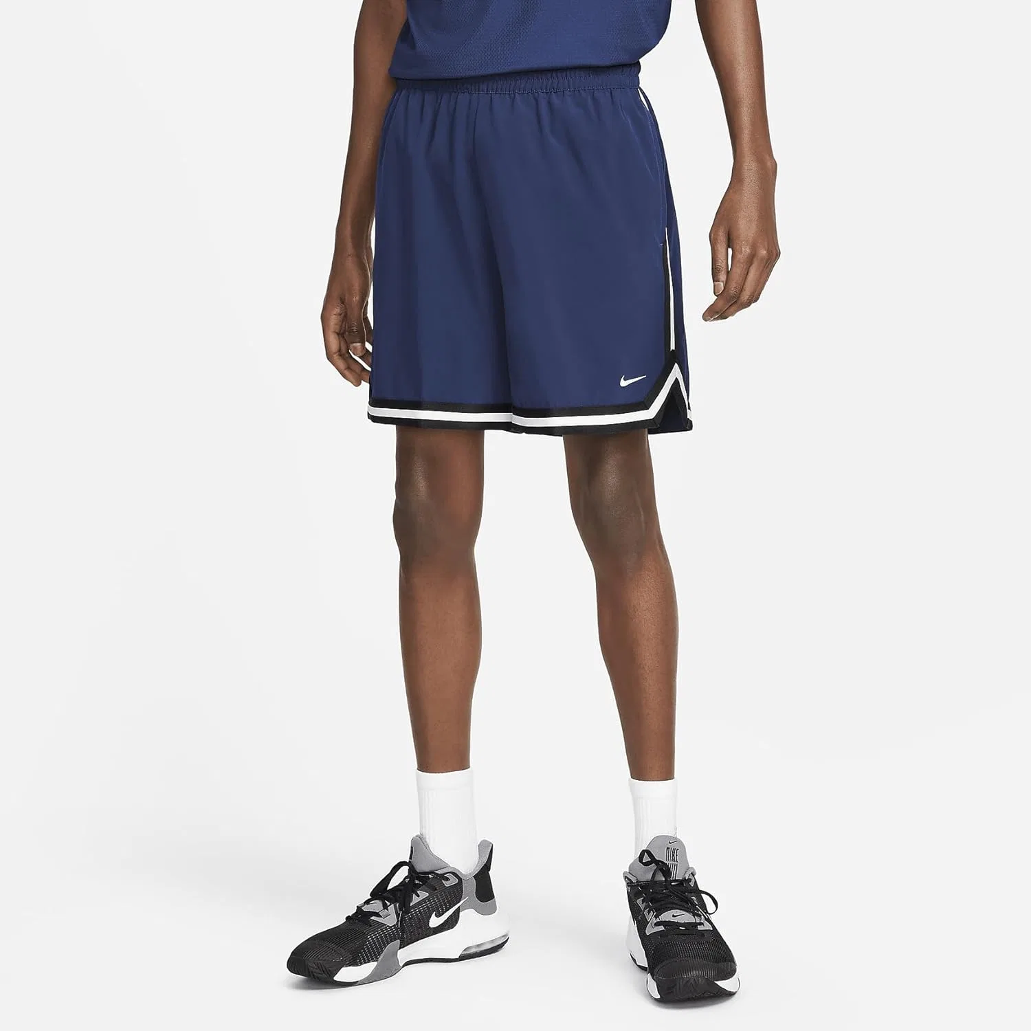 Мужские баскетбольные шорты Nike DNA Dri-FIT 6" с защитой от УФ-излучения (темно-синий/черный/белый, FN2659-410) — фото 2