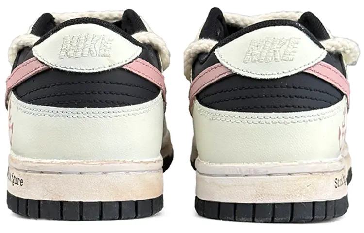 

Женские кроссовки для скейтбординга Nike Dunk, White