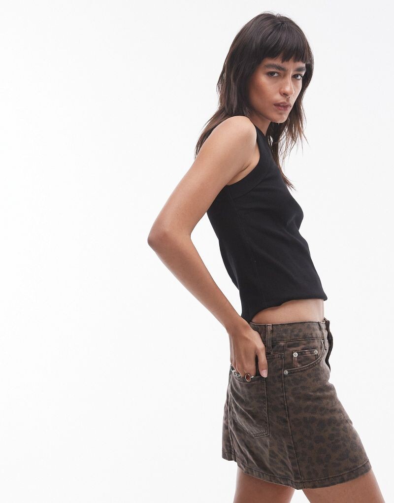 

Черная майка в рубчик Topshop