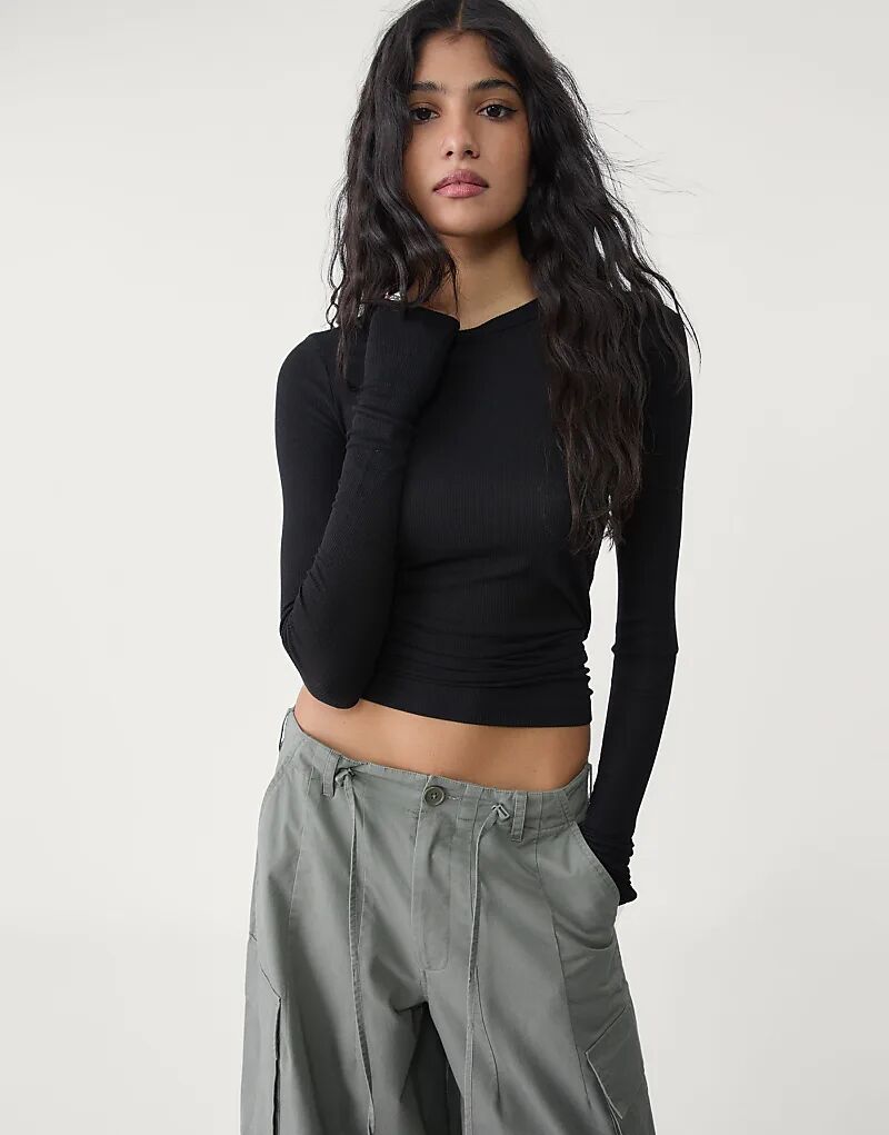 

Лонгслив Stradivarius с длинными рукавами в рубчик, черного цвета