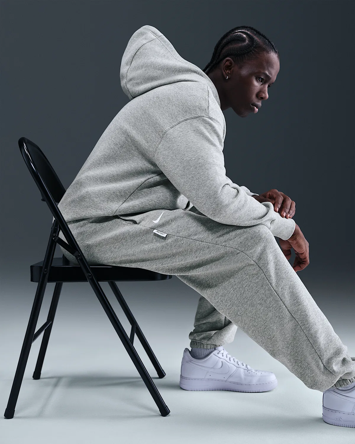 Nike Basketball Phoenix Fleece Pants Caitlin Clark, Dark Grey Heather/White/White — фото 4