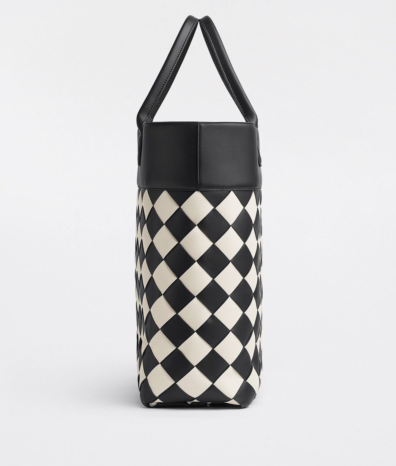 Maxi intreccio tote BOTTEGA VENETA, черный/туманный — фото 2