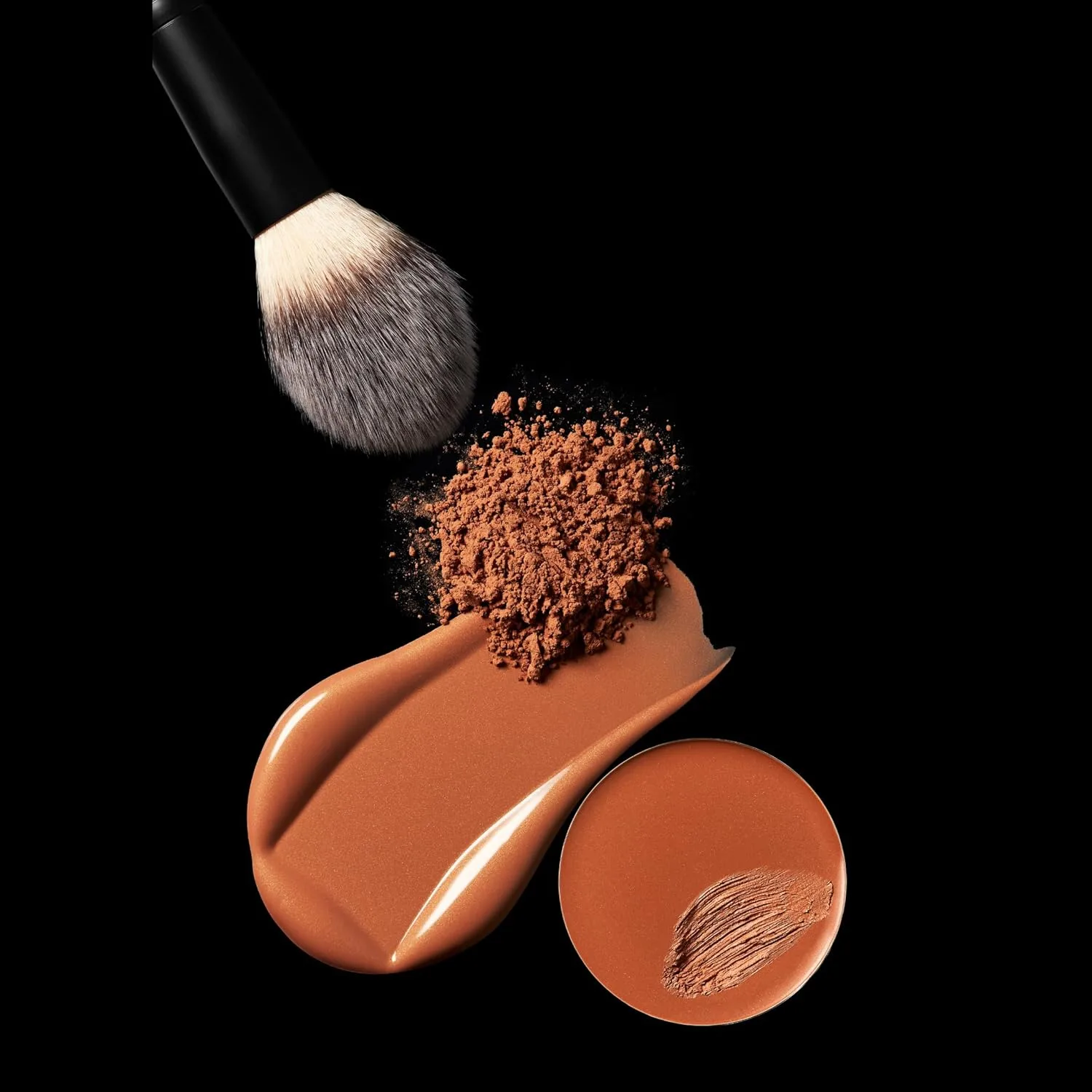 Кисть Rodial Multi Blend Brush - универсальная кисть для макияжа, предназначенная для нанесения румян, бронзера, контуринга и хайлайтера. Многофункциональная кисть для макияжа. — фото 2