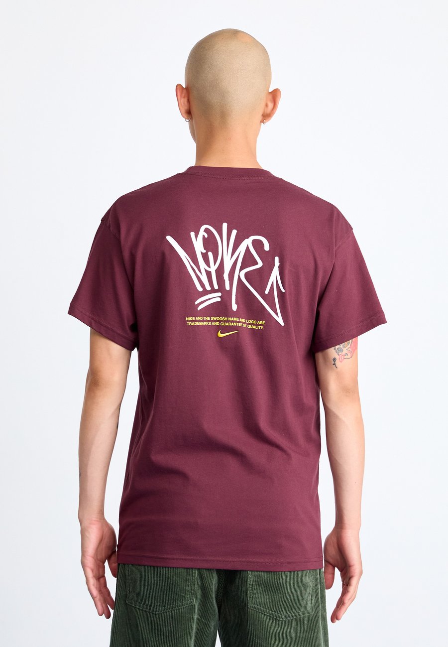 

Футболка Nike Sportswear TEE, Burgundy Crush/Bordeaux