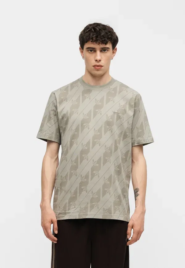 Футболка Adidas Originals Monogram aop te print t-shirt, серебристо-серый — фото 3