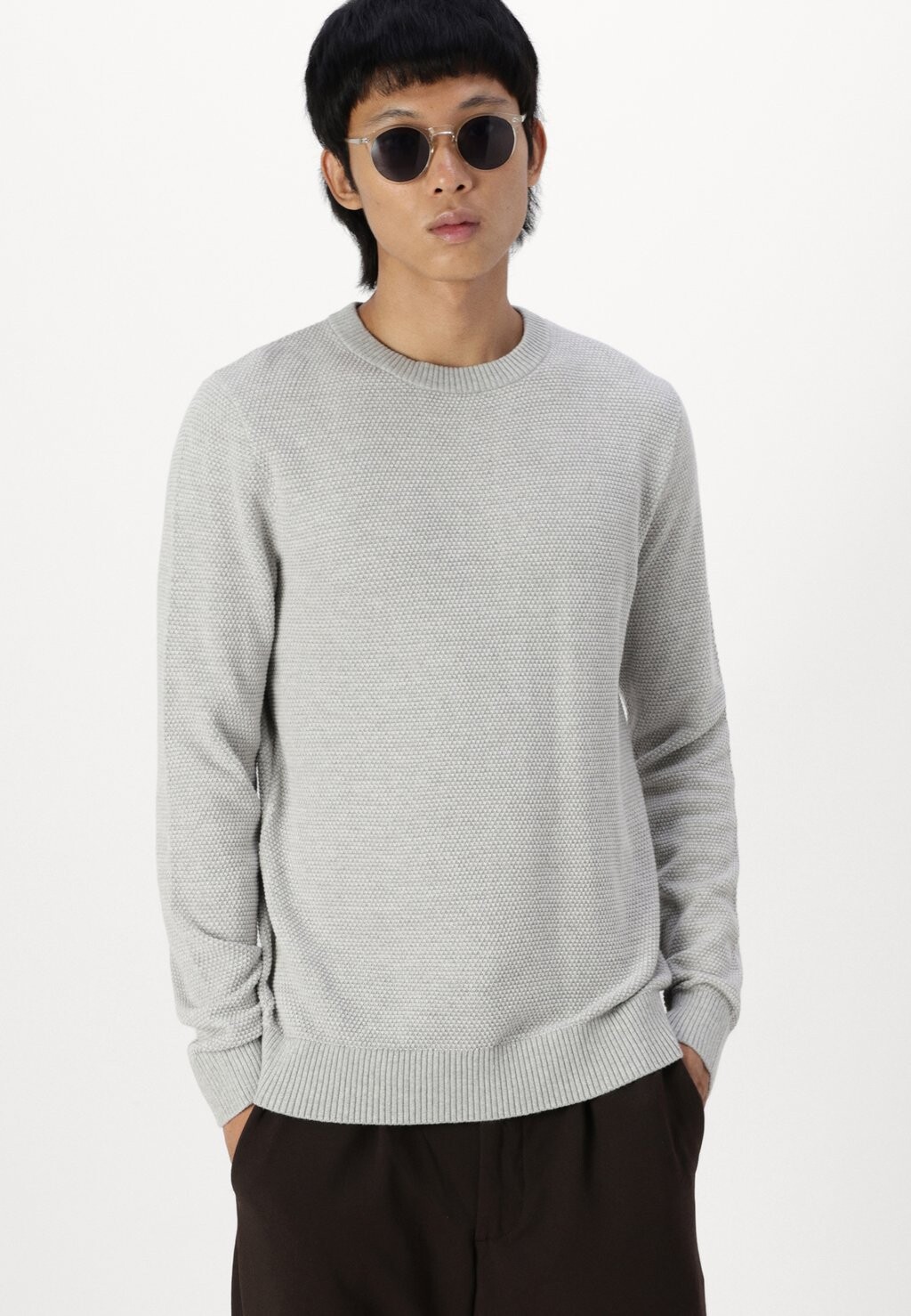 

Джемпер JJEGLOBE KNIT CREW NECK Jack & Jones, светло-серый
