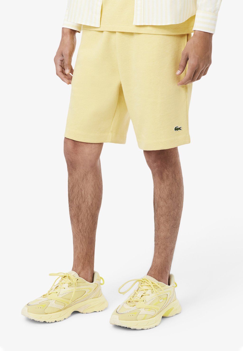 

Шорты Tracksuit bottoms Lacoste, цвет Jaune Ic