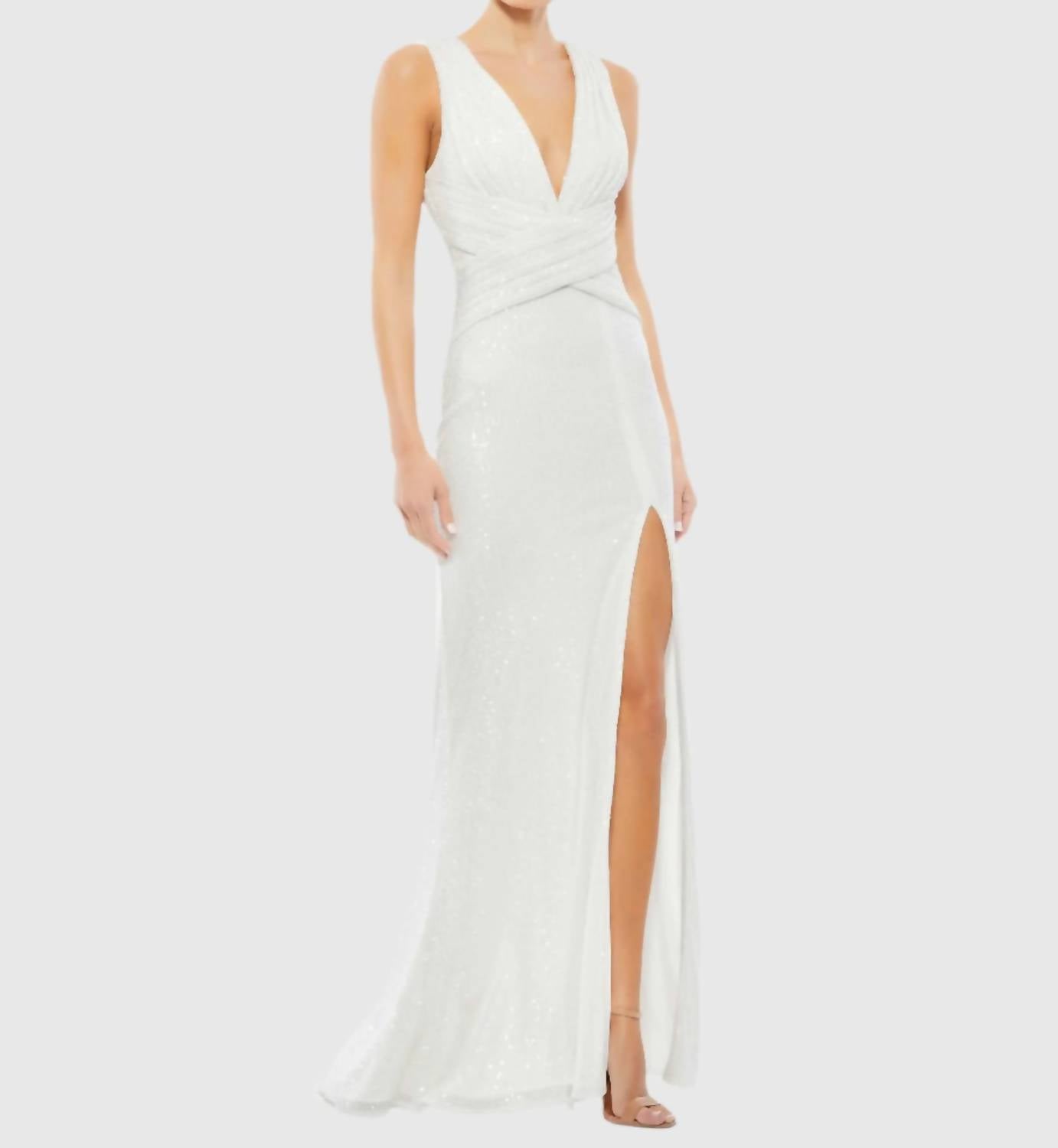 

Белое платье с V-образным вырезом, пайетками и запахом на талии Mac Duggal