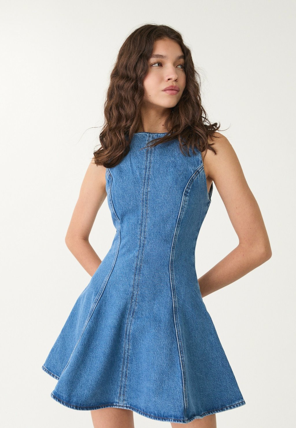 

Платье из денима Stradivarius, цвет Blue Denim