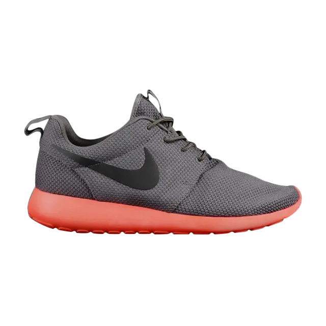 

Кроссовки Nike Roshe One 'Soft Grey Crimson', серый