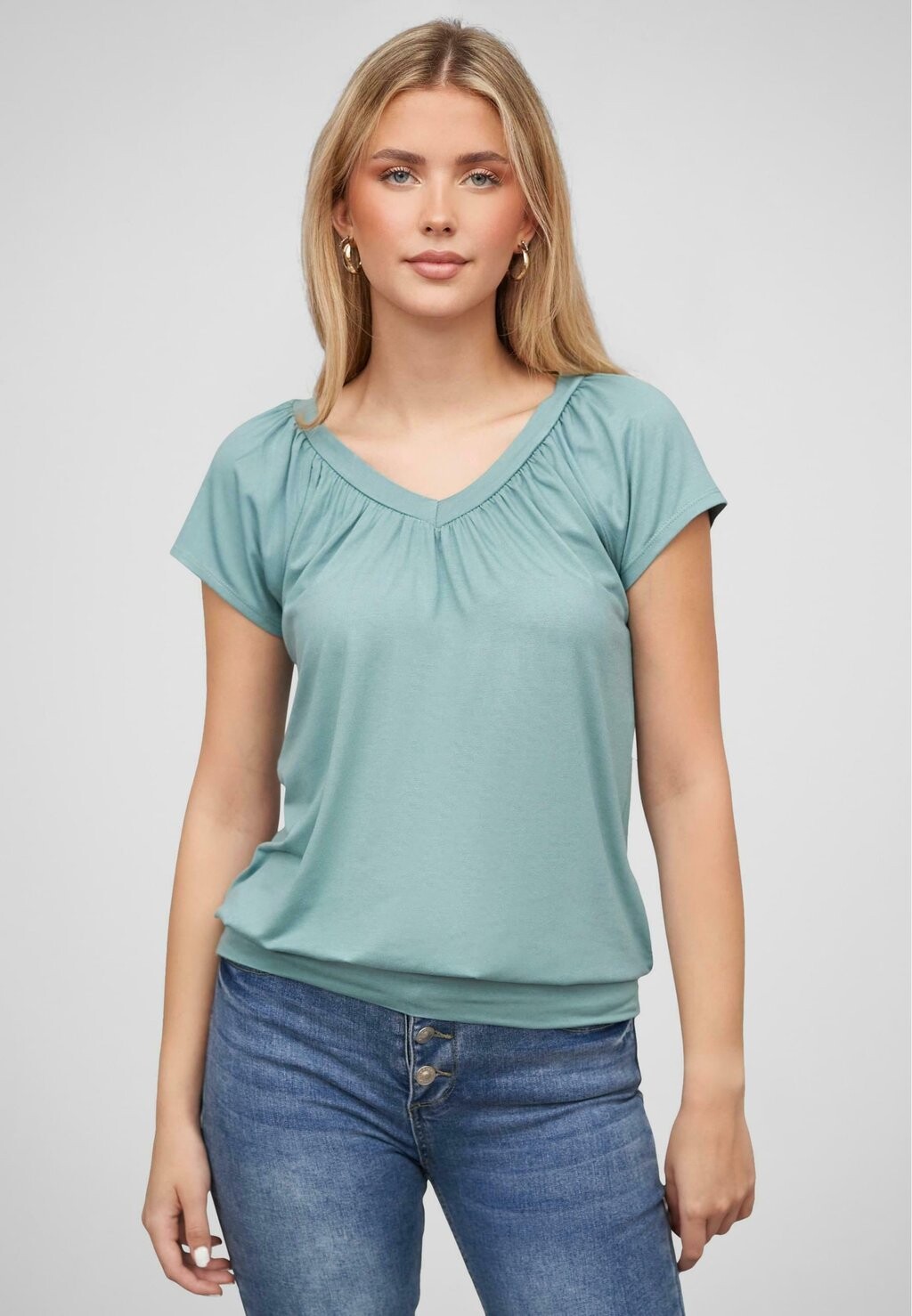 

Простая футболка KURZARM UND V-NECK Cloud 5ive, зеленый