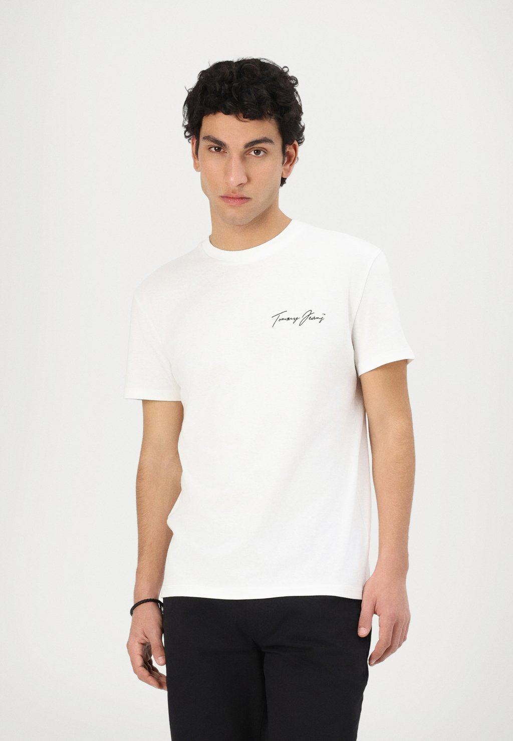 

Футболка с принтом NOVELTY TEE Tommy Jeans, кремовый