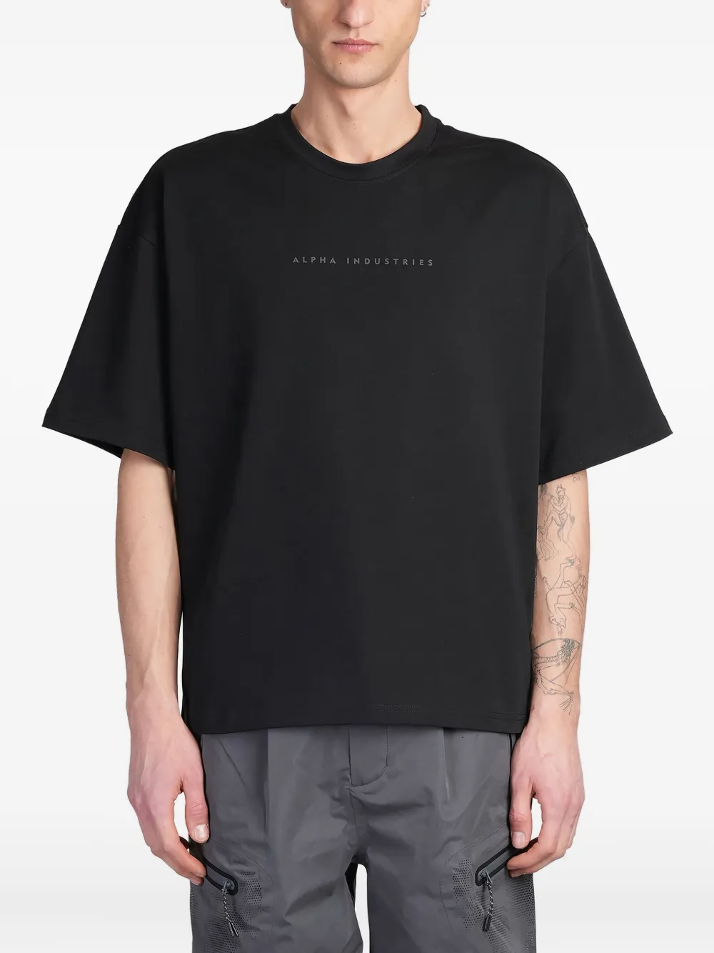 

Футболка с логотипом Alpha Industries, черный