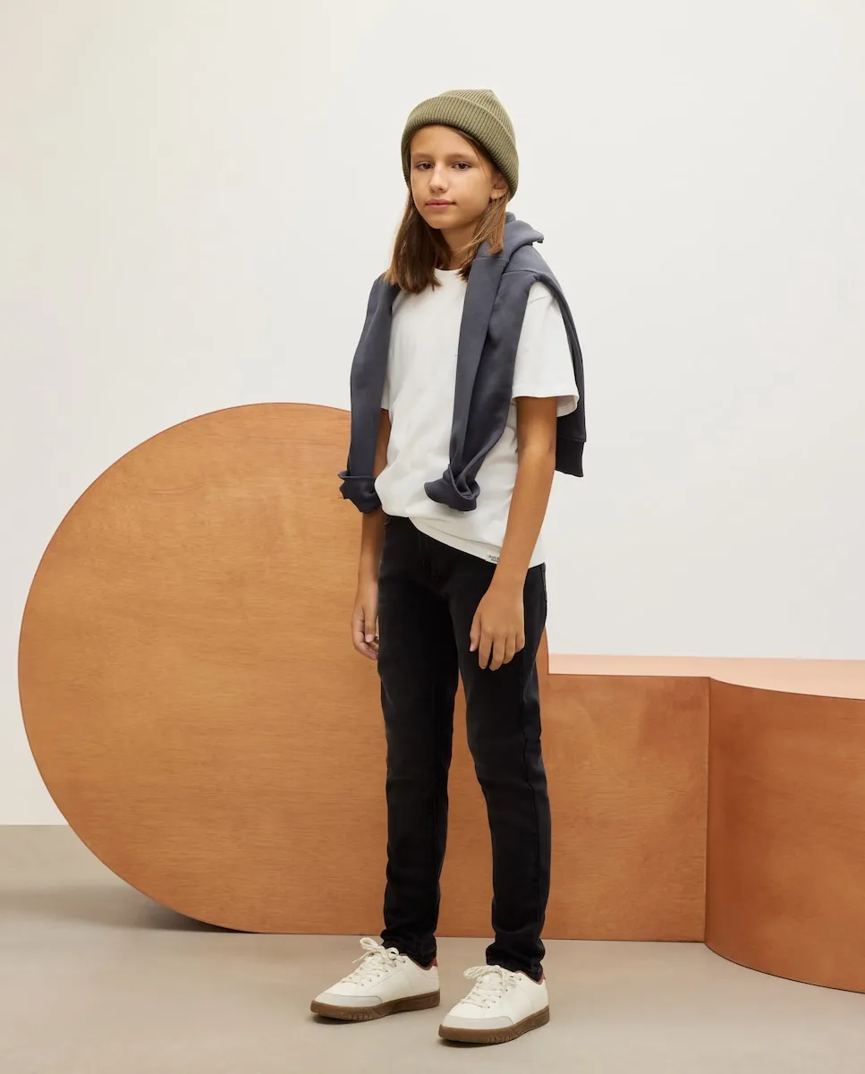 

Узкие джинсы для мальчика Kids El Corte Inglés, насыщенный черный