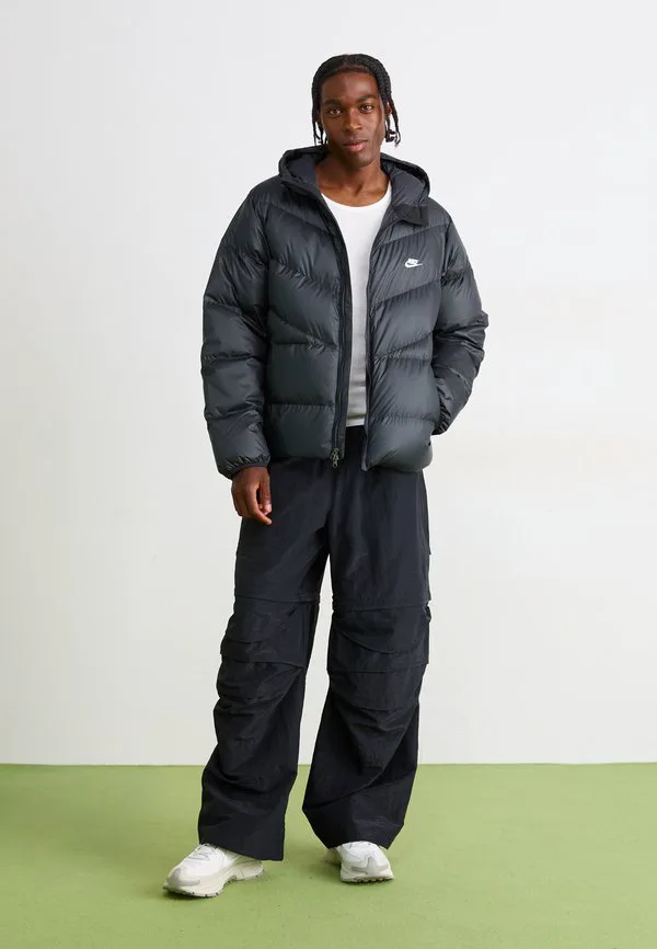 Пуховая куртка windrunner Nike Sportswear, Black/White — фото 2