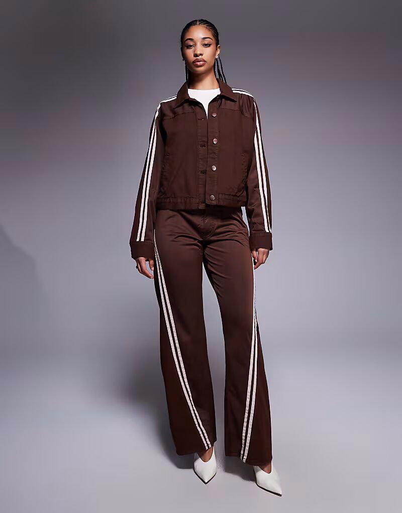 

Джинсы прямого кроя с полосками темно-коричневого цвета River Island