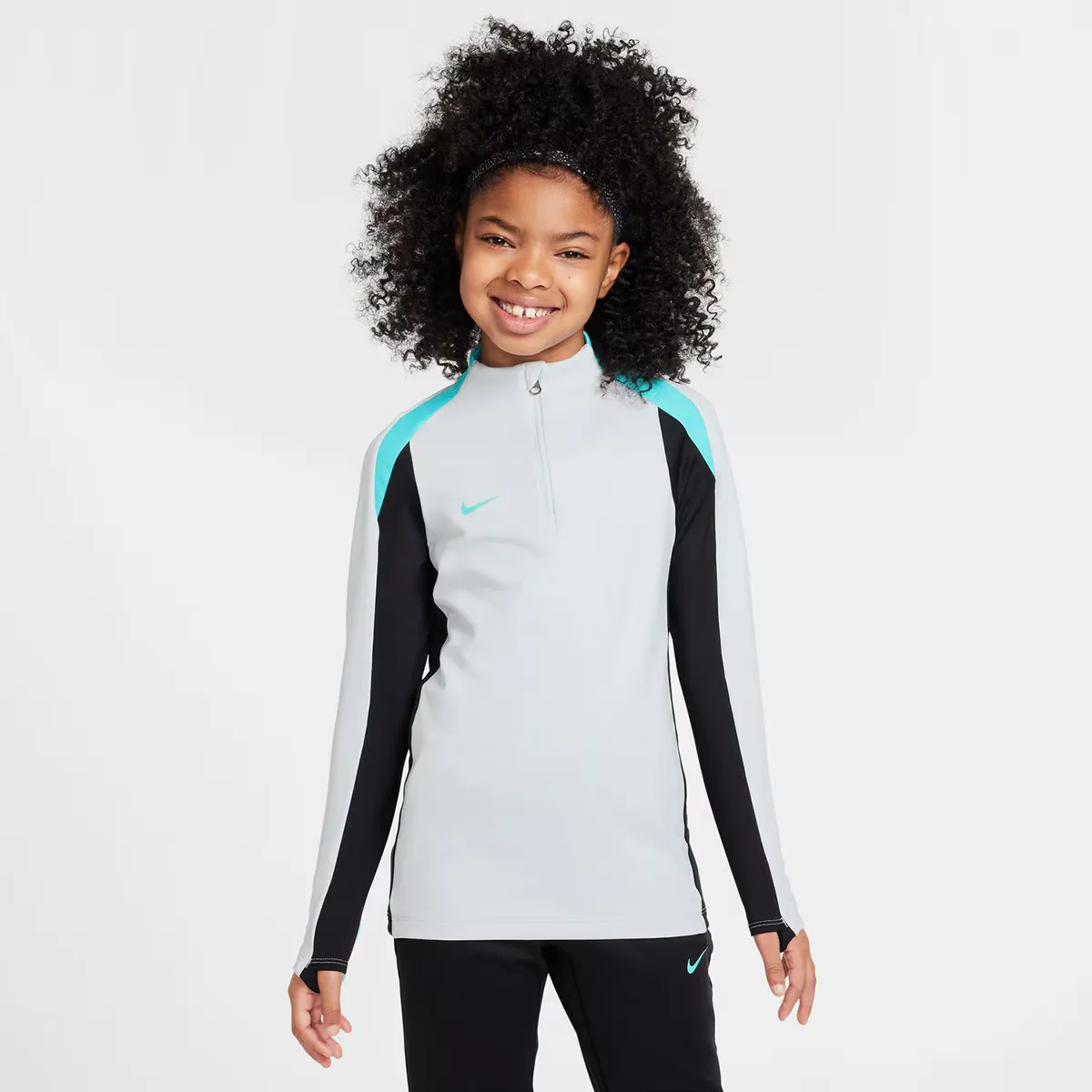 

Детская футболка Nike Dri-Fit Strike 24, серый