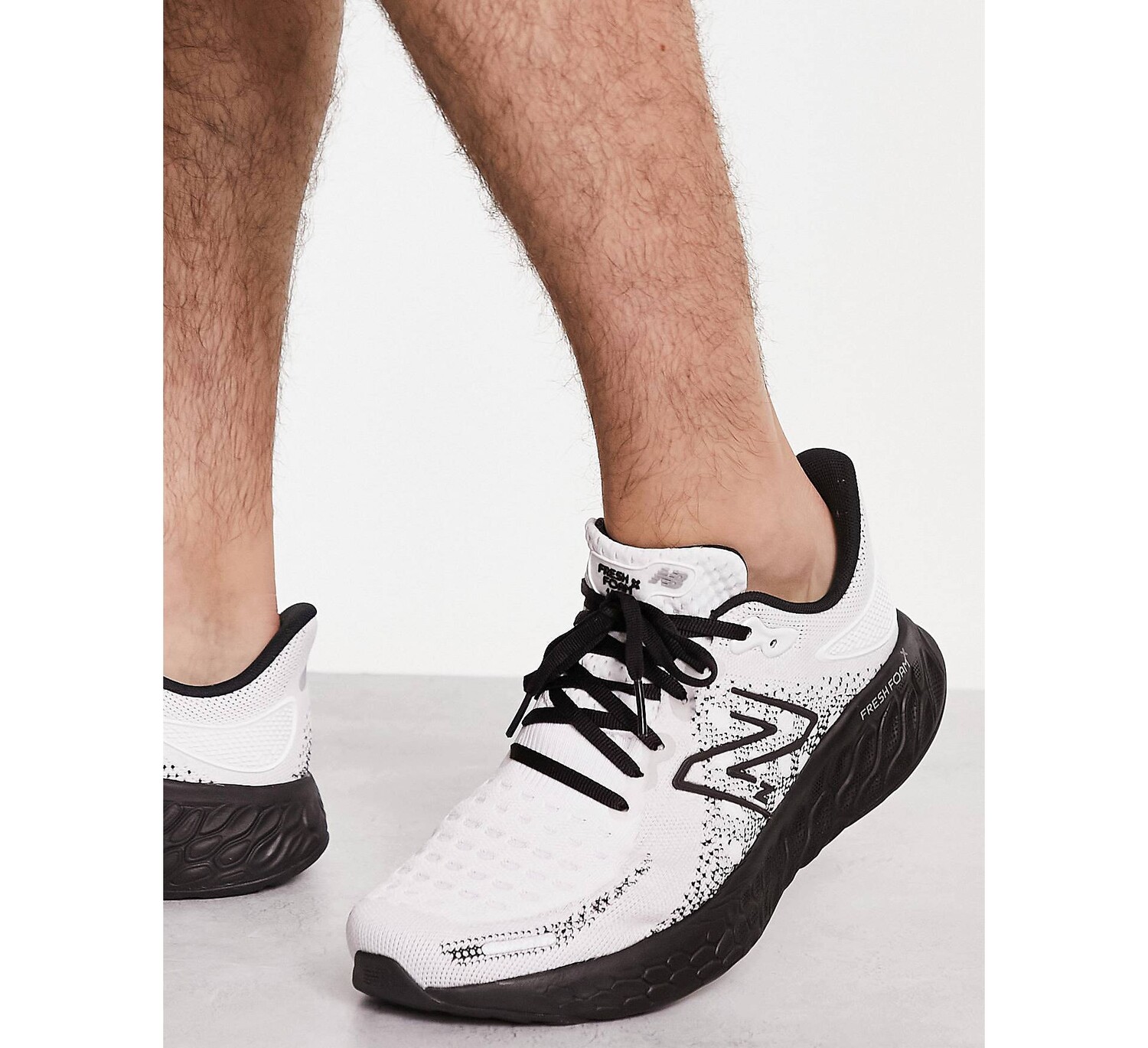 Бело-серебристые кроссовки New Balance Running Fresh Foam X 1080 v12 — фото 3