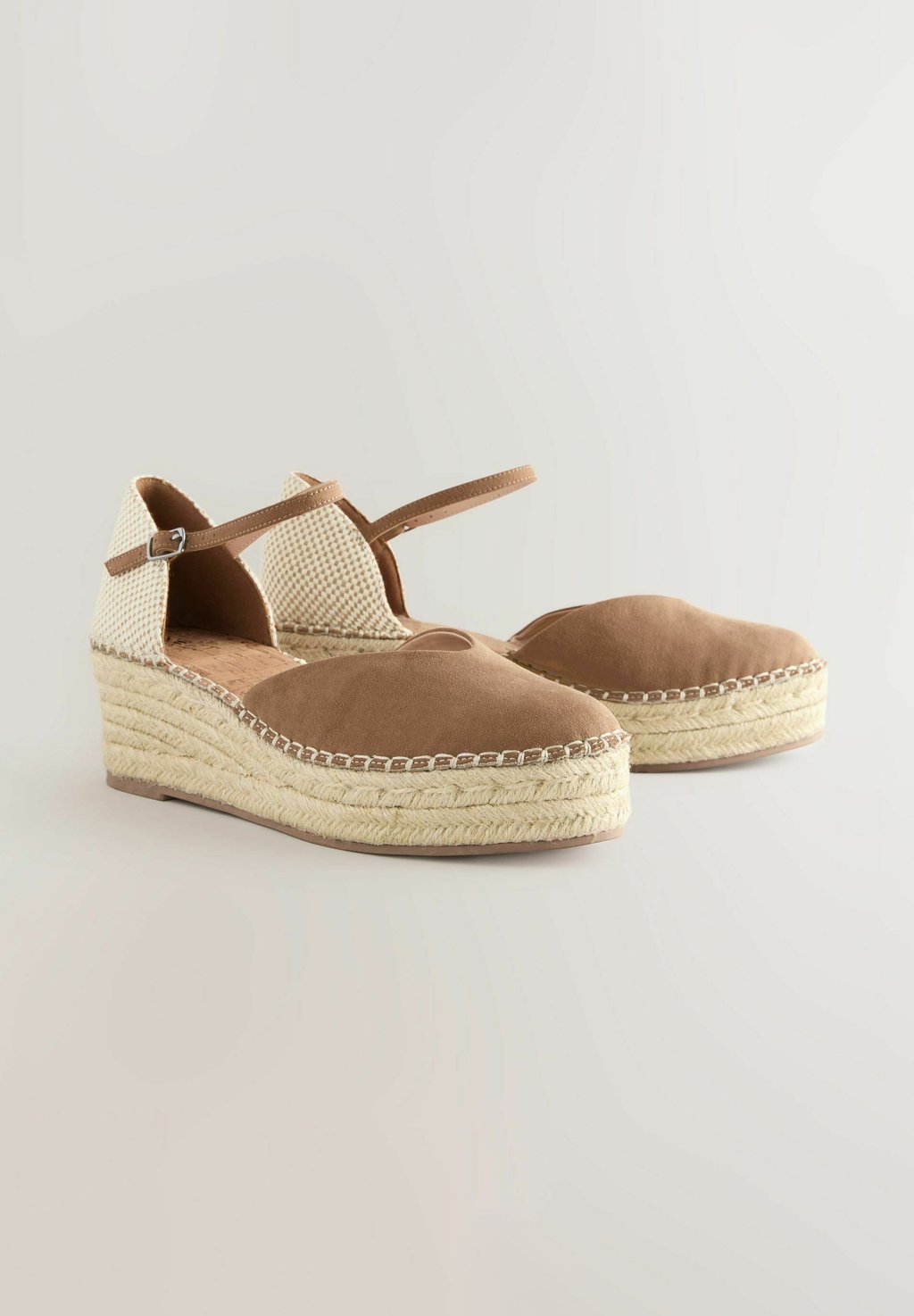 Босоножки на платформе STANDARD WIDE FIT Next, цвет Mottled Brown — фото 2