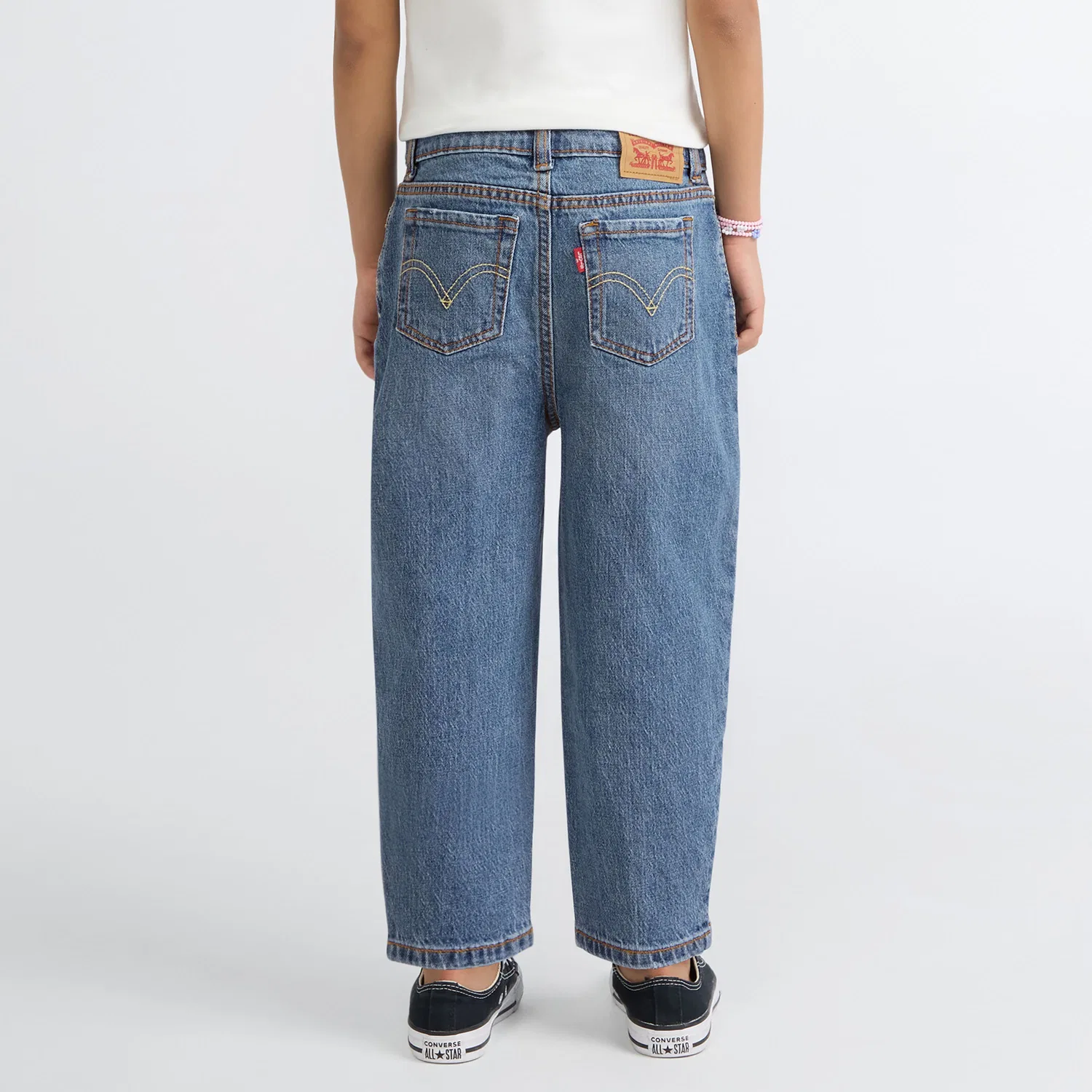 Широкие джинсы-бочонки для девочек 4-6 лет Levi's, Medium Wash — фото 4