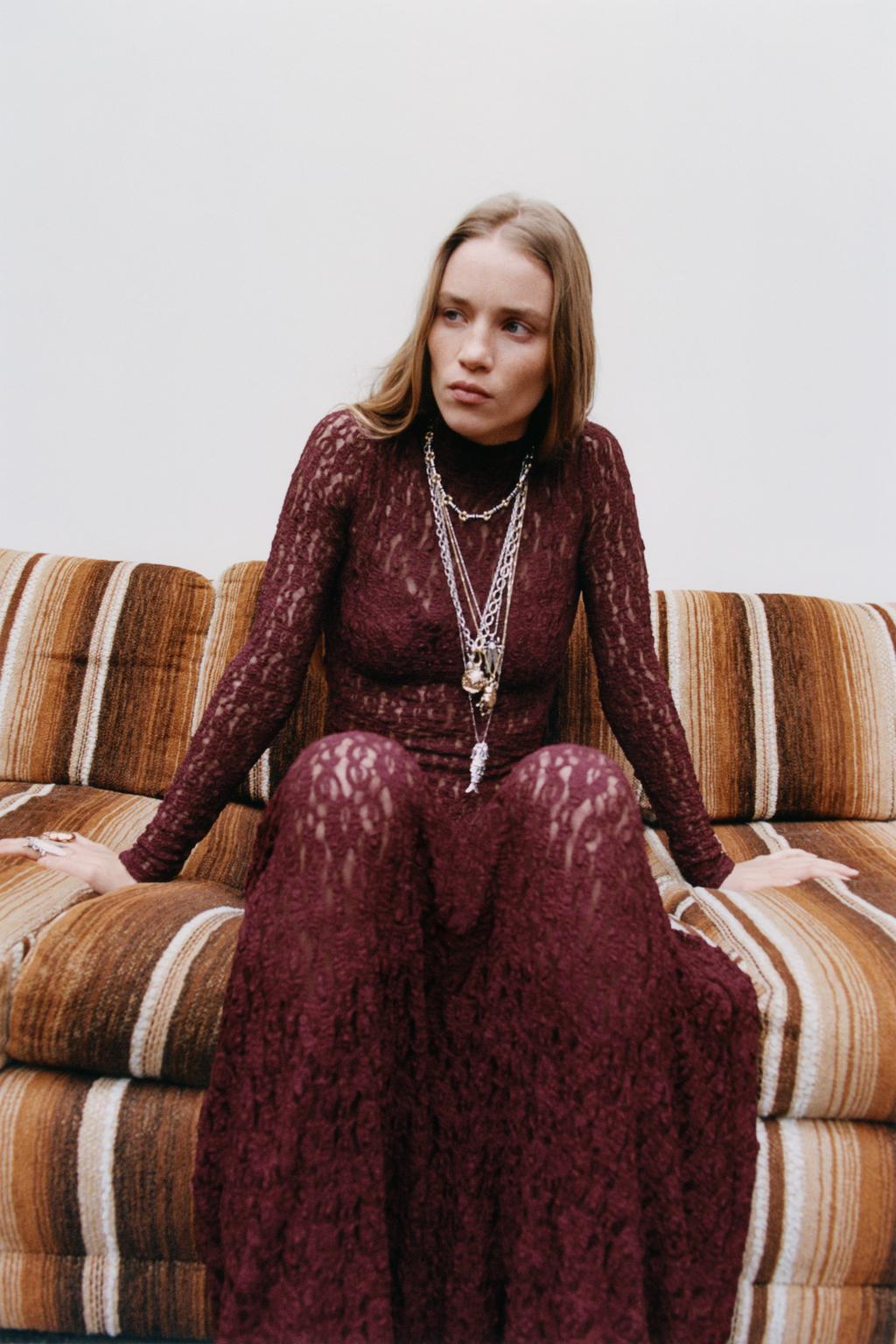 

Кружевное платье миди ZARA, бордовый