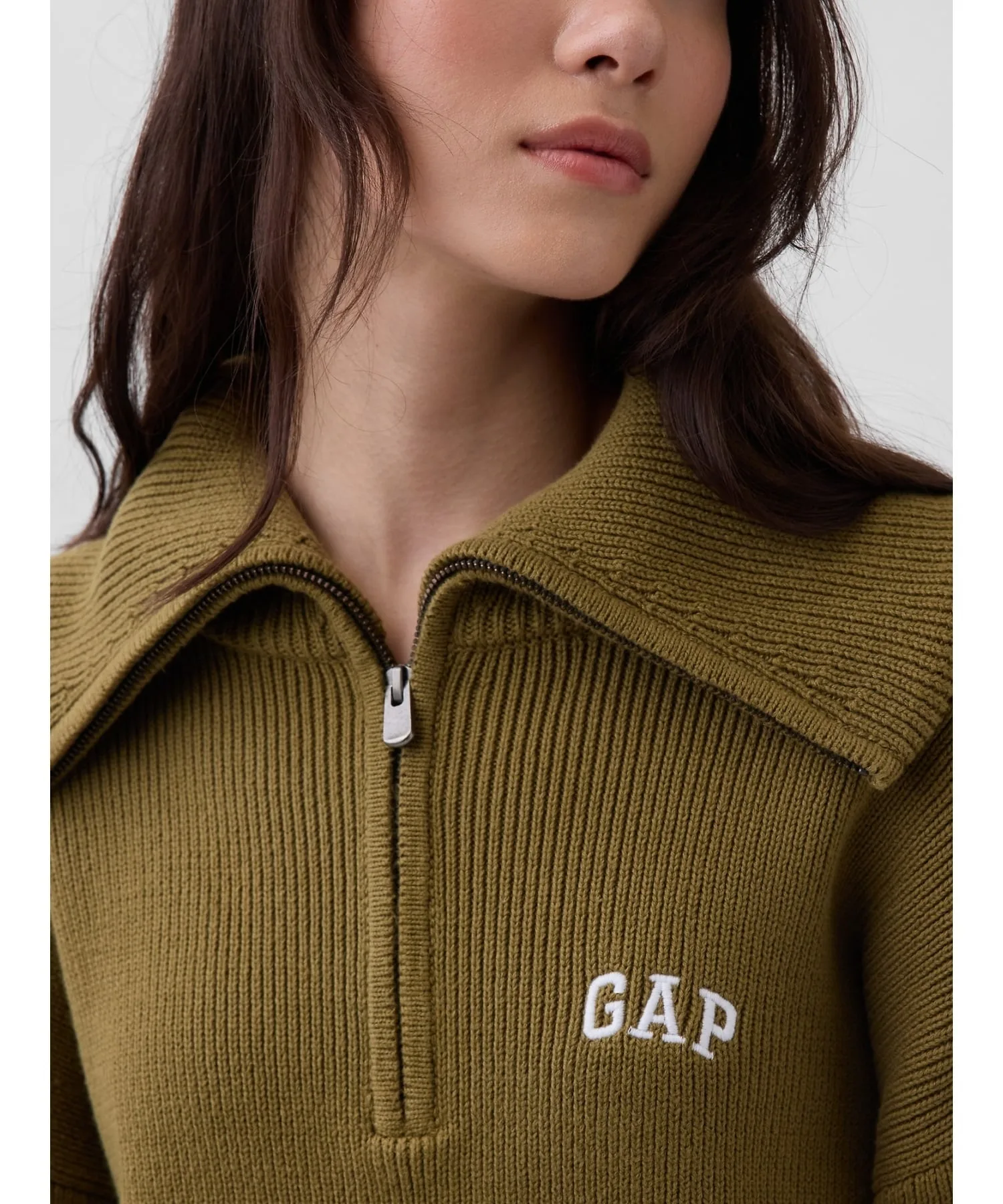 (W) Укороченный пуловер свободного кроя с логотипом GAP и застежкой-молнией до середины груди, AMBER_GREEN_625 — фото 3