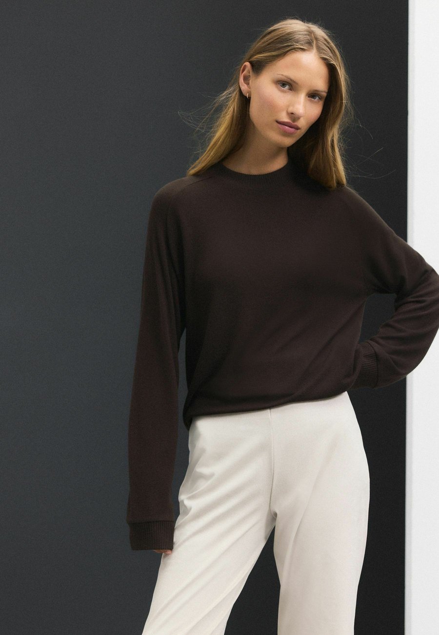 Джемпер Next PETITE FIT COSY SOFT TOUCH LONG SLEEVE CREWNECK , Chocolate Brown/Dark Brown — фото 3