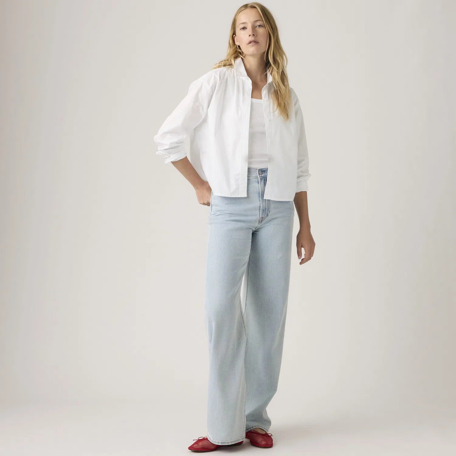 Легкие женские джинсы с широкими штанинами и ребристой текстурой Levi's, Medium Wash