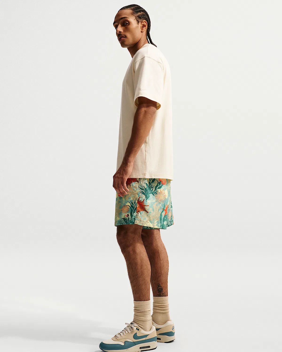 Мужские шорты Nike Club Flow, Bicoastal/Cosmic Clay — фото 4